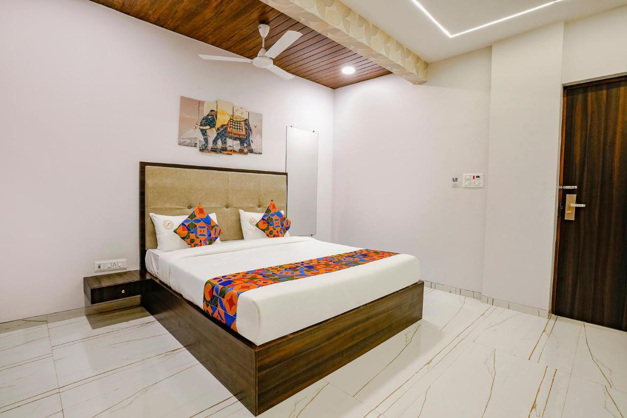 Fabhotel Swaraj Shirgaon  Esterno foto
